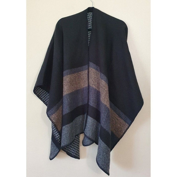 Poncho   - Picture 6 of 7